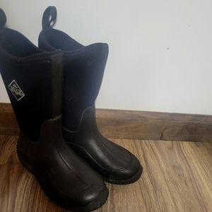 Muck boots